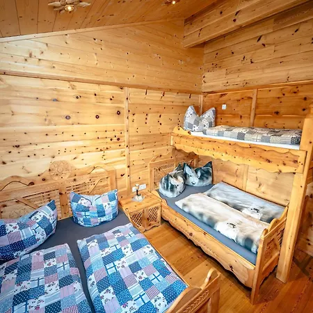 Rustic Hut Salzburg Near Slopes Feriehus